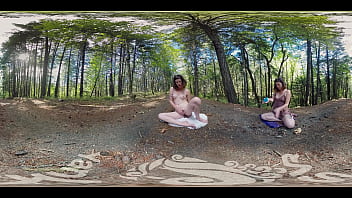 Tattooed amateur brunette honey from Yanks Turquoise sucking and fucking her toy outdoors in this  360 VR Vid